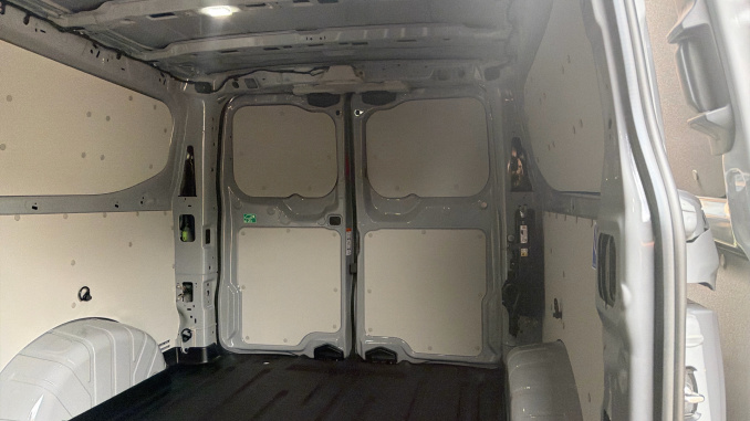 Ford Transit Custom 280 L2 Diesel Fwd 2.0 EcoBlue 136ps H1 Van Limited - Image 14